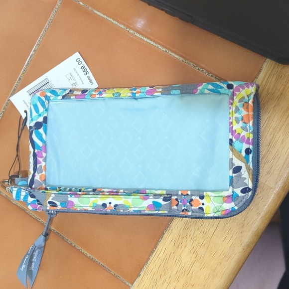 Vera Bradley RFID tech wristlet - Picture 2 of 4